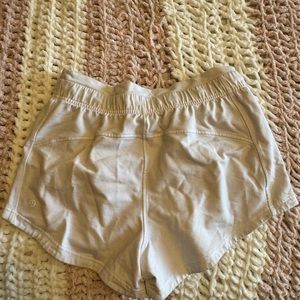 Lululemon woven short size 8